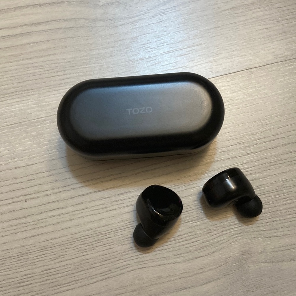 NWOT TOZO Black Wireless Earbuds